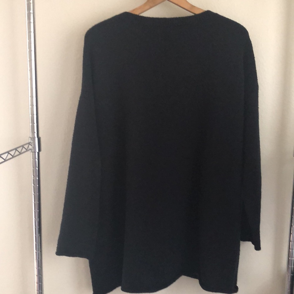 EILEEN FISHER Sweater. - Picture 7 of 8